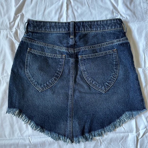 Free People Bailey Frayed Edge Mini Denim Skirt in Dark Wash - Picture 4 of 4